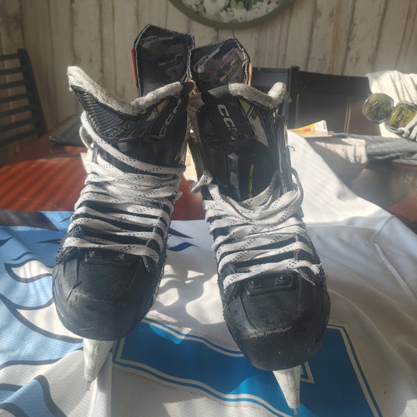 2022 CCM AS-590 Hockey Skates Regular Width 7.5 (Used)