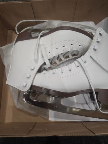 Jackson Ultima gsu121 Figure Skates B Junior 2 (New)
