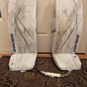 32" 2024 Bauer Vapor X5 Pro Goalie Leg Pads (Used)