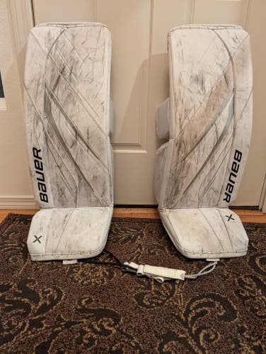 32" 2024 Bauer Vapor X5 Pro Goalie Leg Pads (Used)