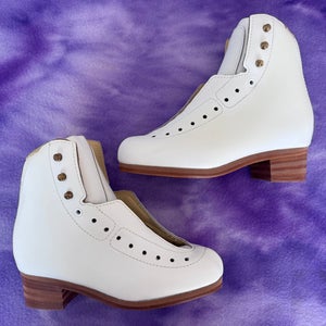 Gam Skates Girl's Podium G1158 Figure Skating Boot Junior 3 (New)