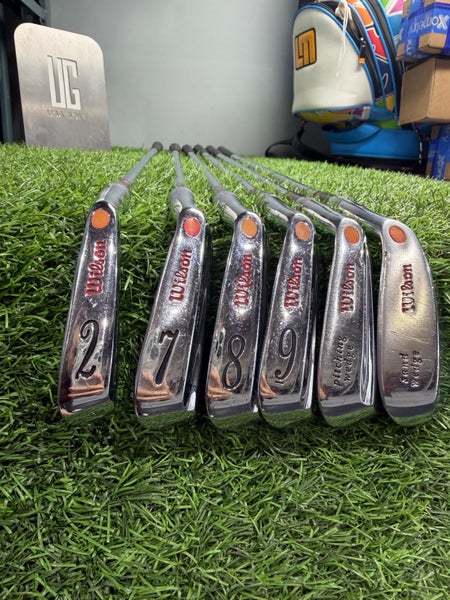 Wilson - Fluid Feel Staff - IRON SET 7-9-Pw-Sw + 2Iron - Steel - Stiff Flex - RH (-1/2)