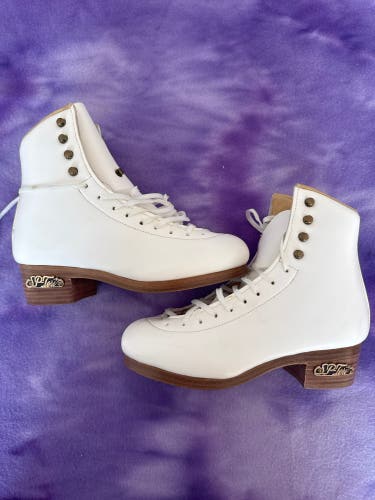 White SP-TERI Figure Skates Adult 4 (New)