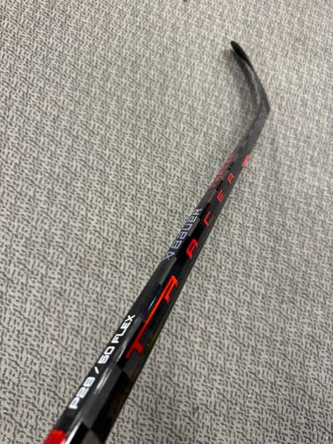 Junior Red Bauer Nexus Tracer Right Handed Hockey Stick P28 50 Flex (New)