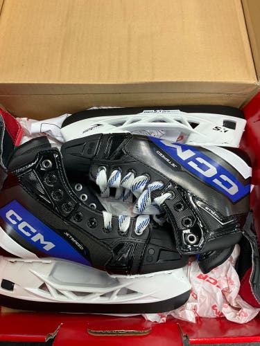 CCM JetSpeed XTRA PLUS Hockey Skates Size 5.5 (New)