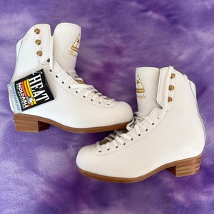 White Jackson Ultima Freestyle Figure Skates Junior 1 (New)
