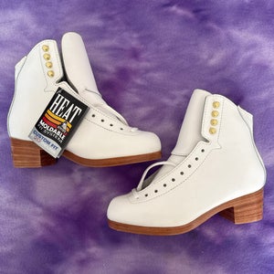 White Jackson Ultima Elite DJ2700 Figure Skates Junior 2 (New)