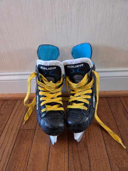 Bauer Hockey Skates 11 (Used)
