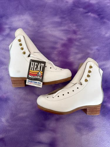 White Jackson Ultima Freestyle DJ2071 Figure Skates Junior 13.5 (New)