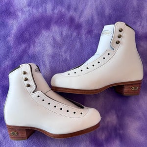 Riedell J55 Figure Skates Junior 2.5 (New)