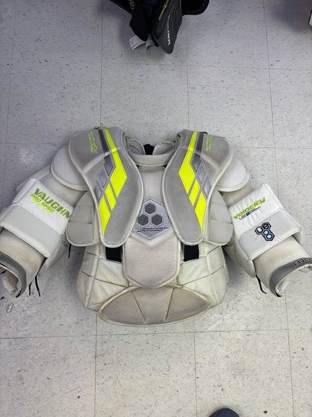 Sr Small Vaughn VE8 Pro Carbon Goalie Chest Protector