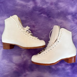 White Riedell 900 Figure Skates Adult 6.5 (New)