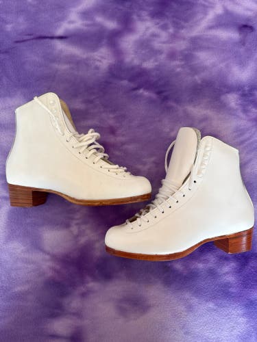 White Riedell 900 Figure Skates Adult 6.5 (New)
