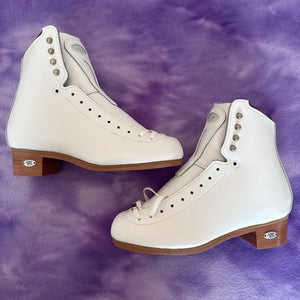 White Riedell 229 Edge Figure Skates Adult 5 (New)