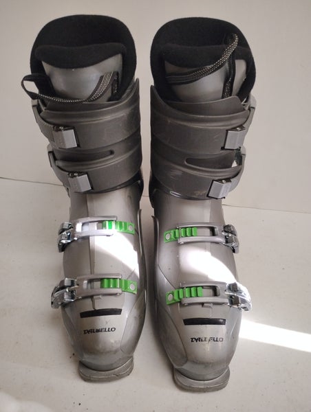 32.5 Dalbello Vantage Ski Boots