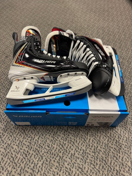 2025 Bauer Vapor Flypro Hockey Skates 9.5 (New) FIT 2
