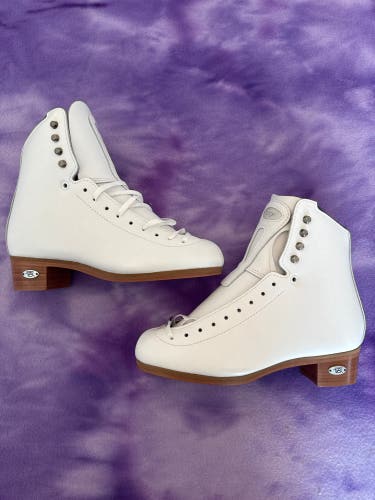 White Riedell 229 Edge Figure Skates Adult 4.5 (New)
