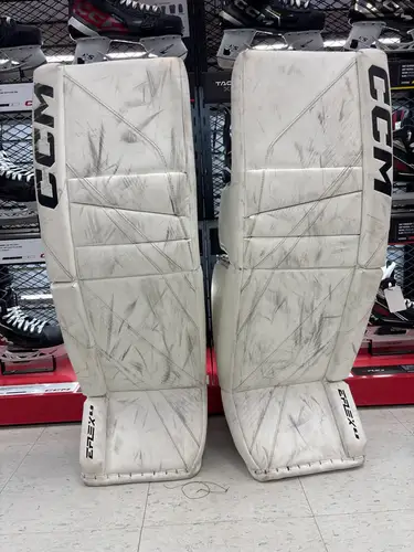 34" + 2" Senior CCM Extreme Flex E6.9 Goalie Leg Pads