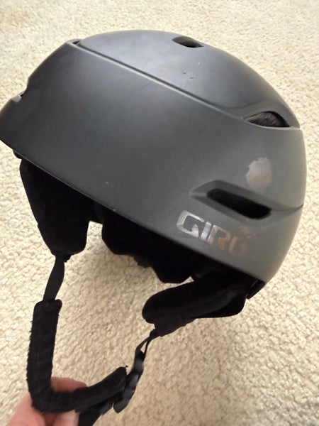 Unisex Medium Giro Helmet (Used)