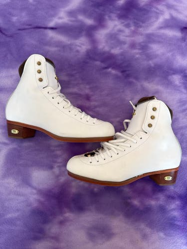 White Riedell 229 Egde Figure Skates Adult 6 (New)