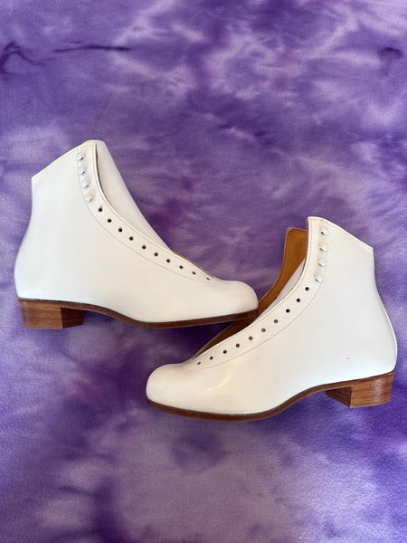White Riedell 320 Figure Skates Adult 9 (New)