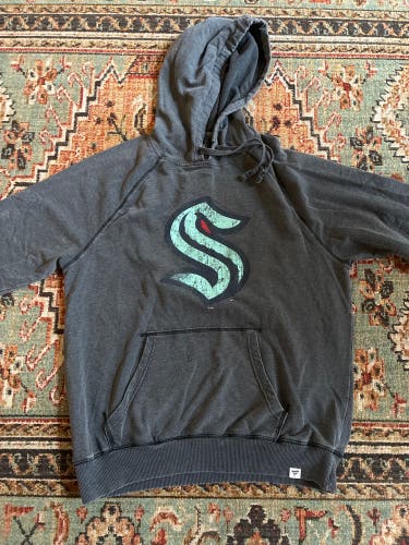 Gray Men's Large Sweatshirt (Used)