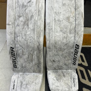 XL Bauer Supreme M5 Pro Goalie Leg Pads (Used)