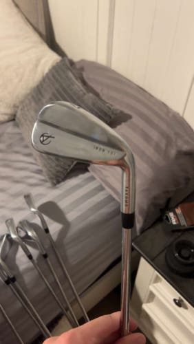 2023 101 Right Handed Iron Set Stiff Flex Steel Shaft (Used)