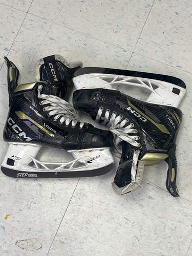 6.0 Regular CCM AS-V Pro Hockey Skates Regular Width (Used)