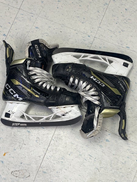 6.0 Regular CCM AS-V Pro Hockey Skates Regular Width (Used)