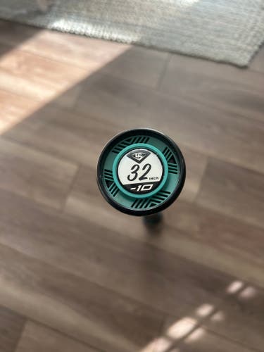 2024 Louisville Slugger Kryo Composiste Bat (-10) 22 oz 32" (Used)