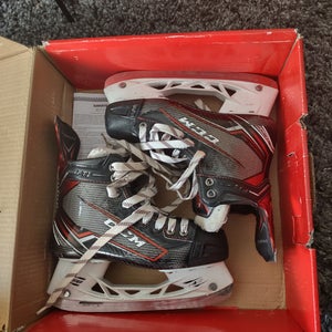 2023 CCM JetSpeed FT1 Hockey Skates Regular Width Size 4 (Used)