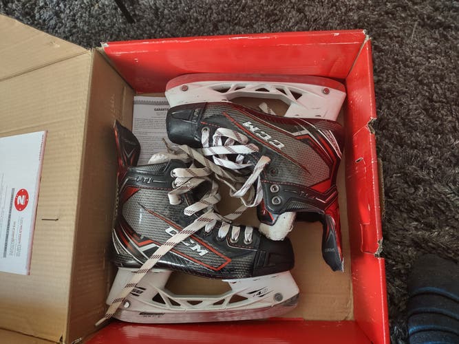2020 CCM JetSpeed FT1 Hockey Skates Regular Width Size 4 (Used)