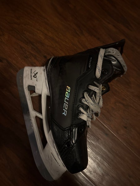 2024 Bauer Supreme Shadow Hockey Skates Wide Width Size 5.5 (Used)