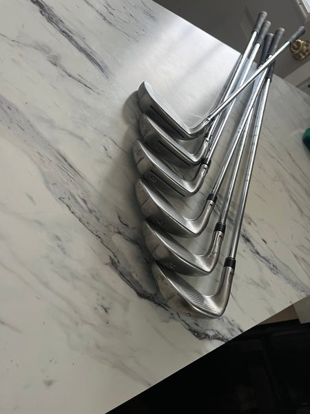 Men's TaylorMade SIM2 MAX Right Handed Iron Set Stiff Flex 6 Pieces Steel Shaft (Used)