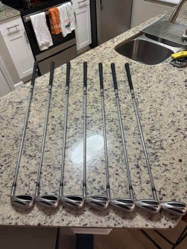 Men's 2010 Nike Slingshot OSS Right Handed Iron Set Regular Flex 8 Pieces (Used)