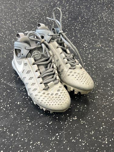 Used Nike Hurache LAX Cleats Boys Grey Junior 02 11849-S000035932