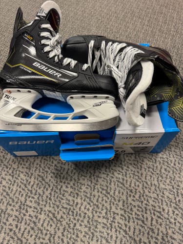 Bauer Supreme M40 Hockey Skates 7 (New) Fit 2