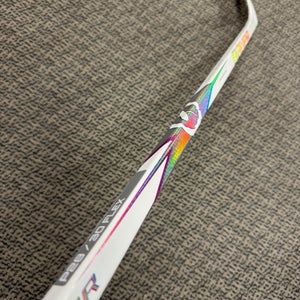 Junior Bauer Proto2 Right Handed Hockey Stick P28 30 Flex (New)