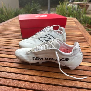 White Women's Size 9 1/2 NB Low Top Cleats