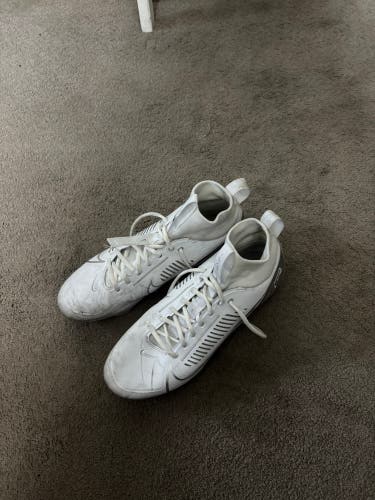 White Men's Size M 12.0 (W 13.0) Adult Nike Vapor Turf Cleats (Used)