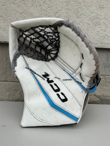 Dylan Ferguson Dinamo Minsk CCM EFlex 6 Glove Pro Stock (Used) 5001
