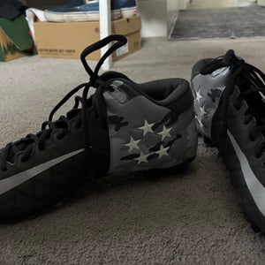 Men's Size 13.0 (W 14.0) Nike Cleats Mid Top Turf Cleats (New)