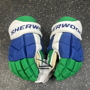 Sher-Wood Rekker Morph 1 Custom NHL 14" (New) Gloves Item#CCHWS