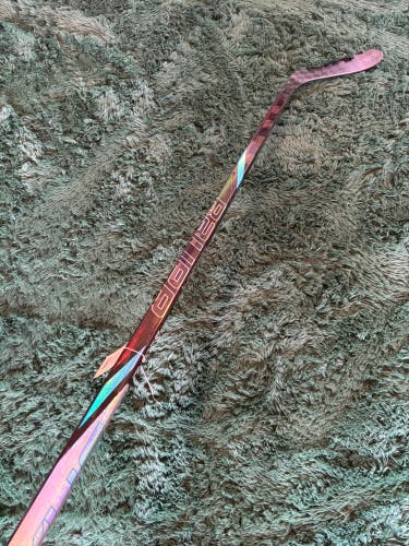 Senior Bauer Nexus Tracer Hockey Stick RH P28 65 Flex | 67.5"