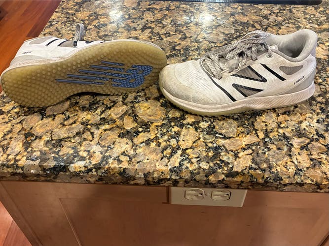 Kid's 4Y (Big Kids / Youth) Youth New Balance Low Top Turf Cleats (Used)