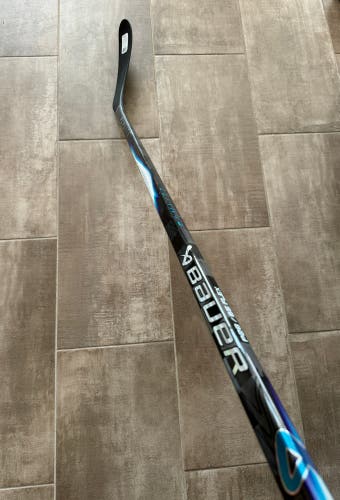 *Top Seller* Bauer Valor FlyLite Intermediate, P28, Right, 65 Flex (New)