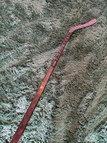 Senior PRO 21 Red Line Hockey Stick RH 77 Flex McKinnon Curve | 67.5"