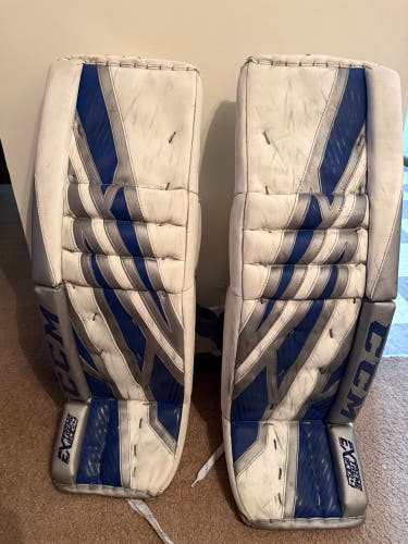 34" CCM Extreme Flex 4 Goalie Leg Pads (Used)