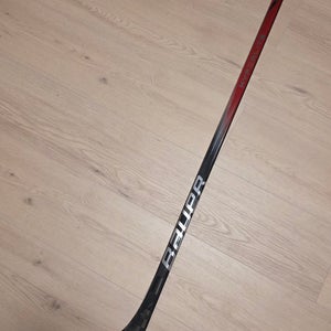 Bauer Vapor Hyperlite 2 P88 Intermediate 65 Flex Intermediate Right Handed Hockey Stick